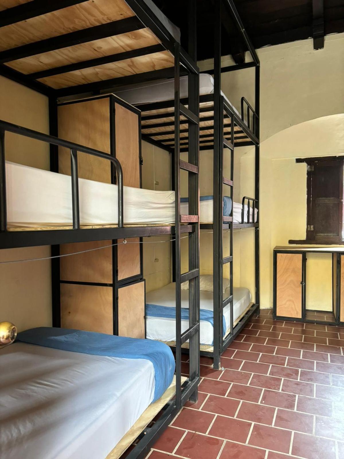 Volko Party Hostel Antigua Exterior photo