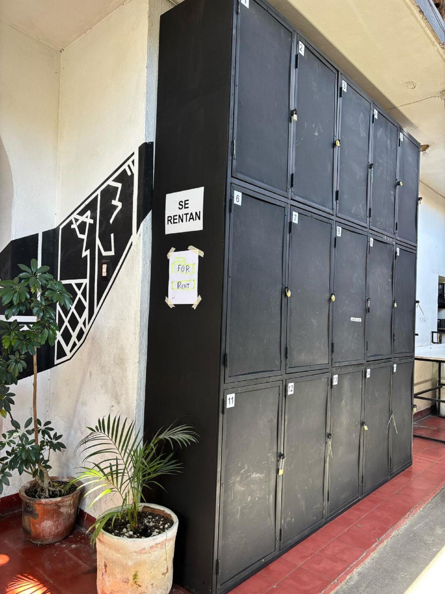 Volko Party Hostel Antigua Exterior photo