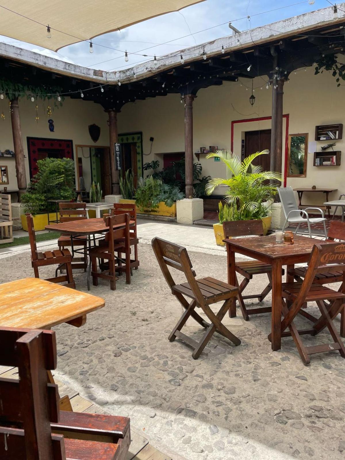 Volko Party Hostel Antigua Exterior photo